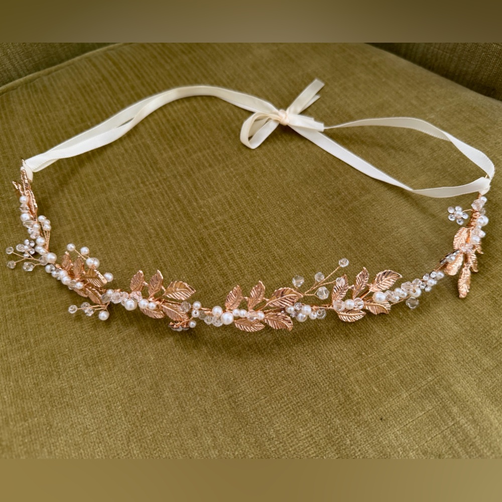 Elegant Gold Leaf and Pearl Headband Hair Vine